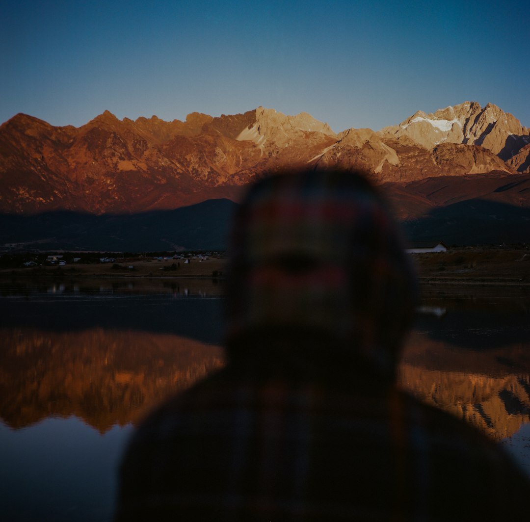 Portrait of the lead Chilean photographer of Miradas de Chile